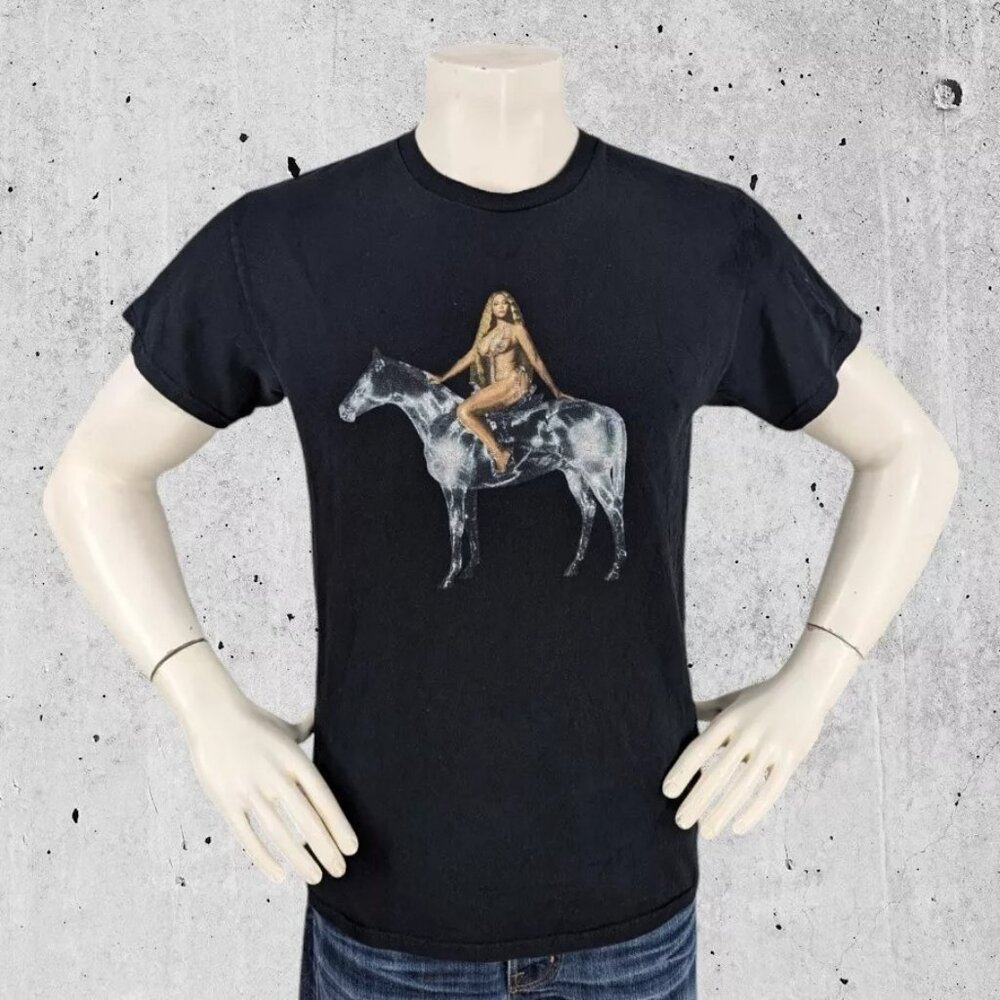Beyonce T Shirt Size Medium Concert Tour Tee Renaissance